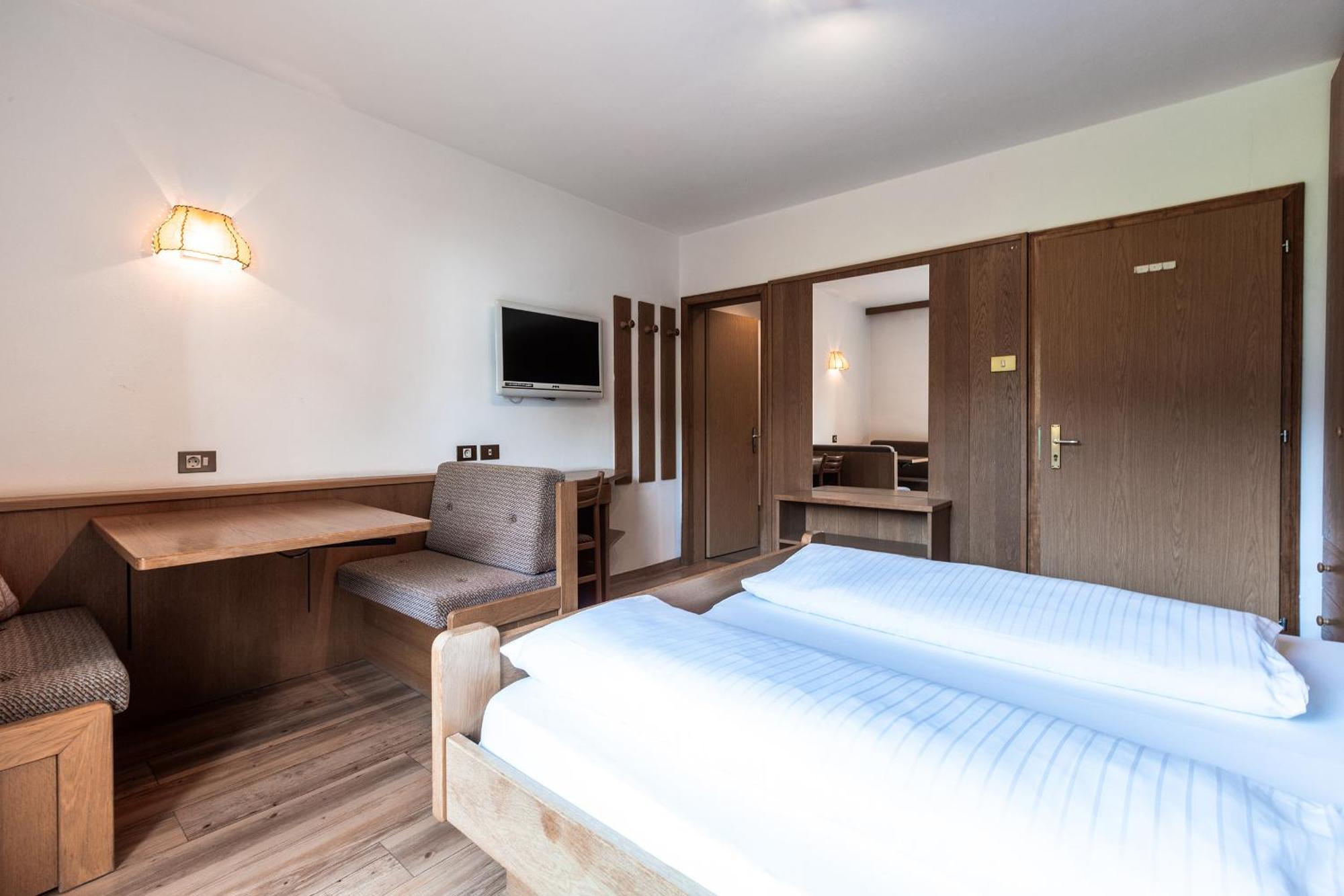 Hotel Zum Loewen - Al Leone Meltina Extérieur photo