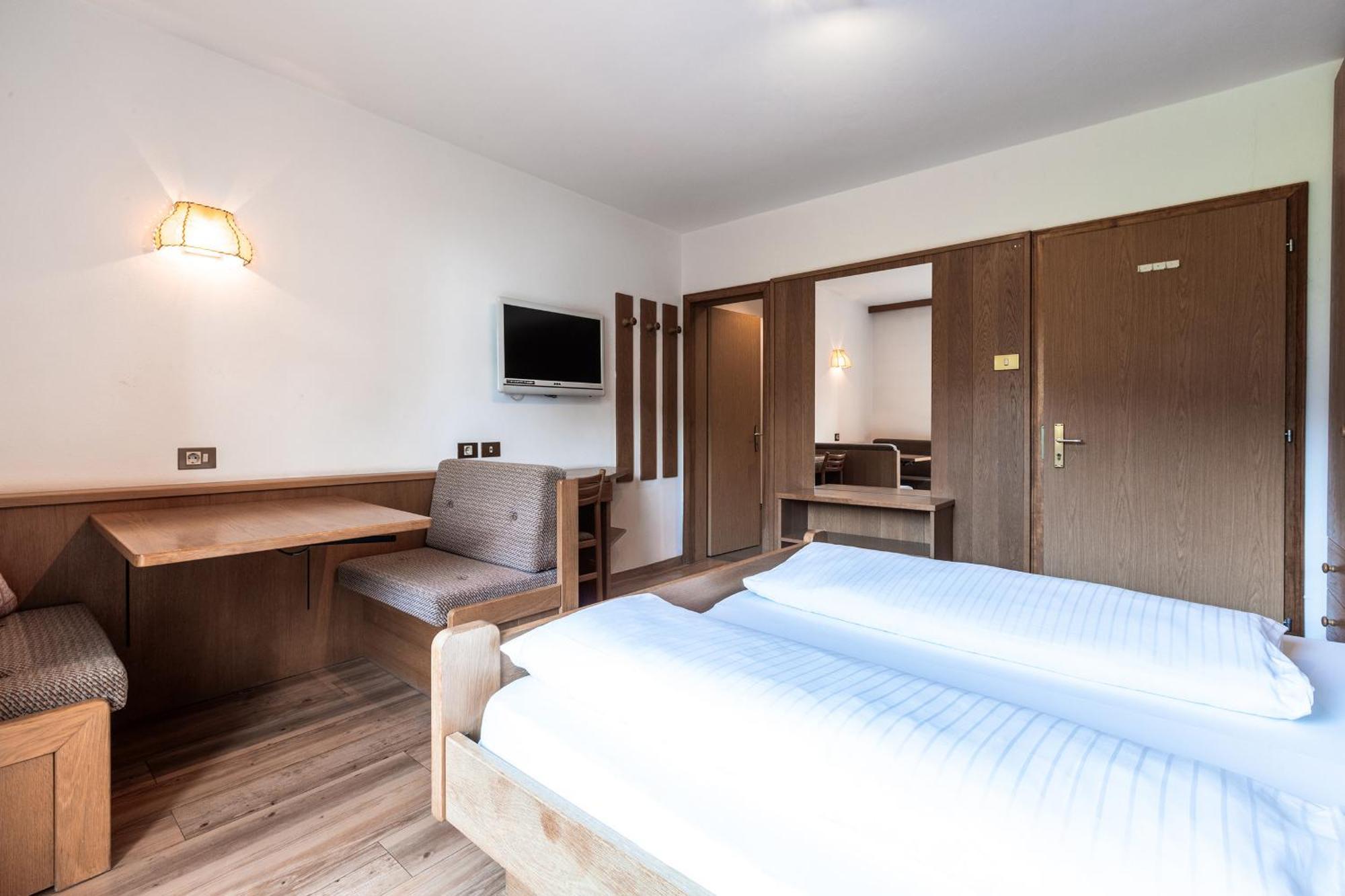 Hotel Zum Loewen - Al Leone Meltina Extérieur photo