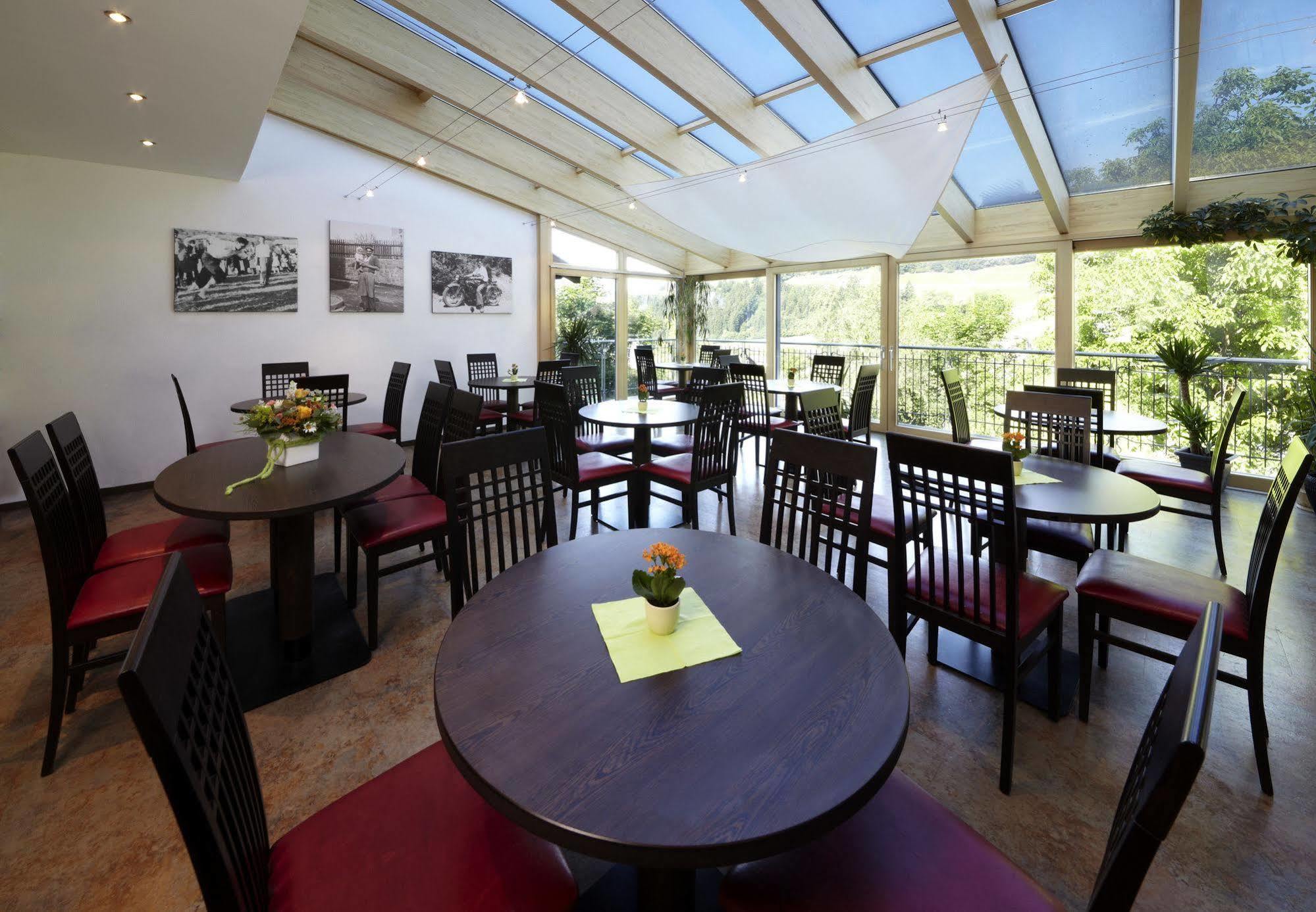 Hotel Zum Loewen - Al Leone Meltina Extérieur photo