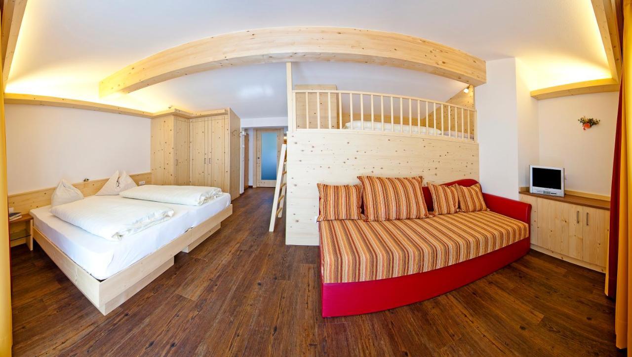 Hotel Zum Loewen - Al Leone Meltina Chambre photo